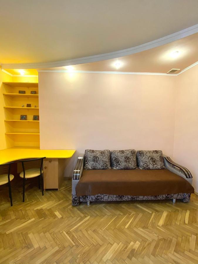 Apartment on Zaliznychna street Lwów Zewnętrze zdjęcie