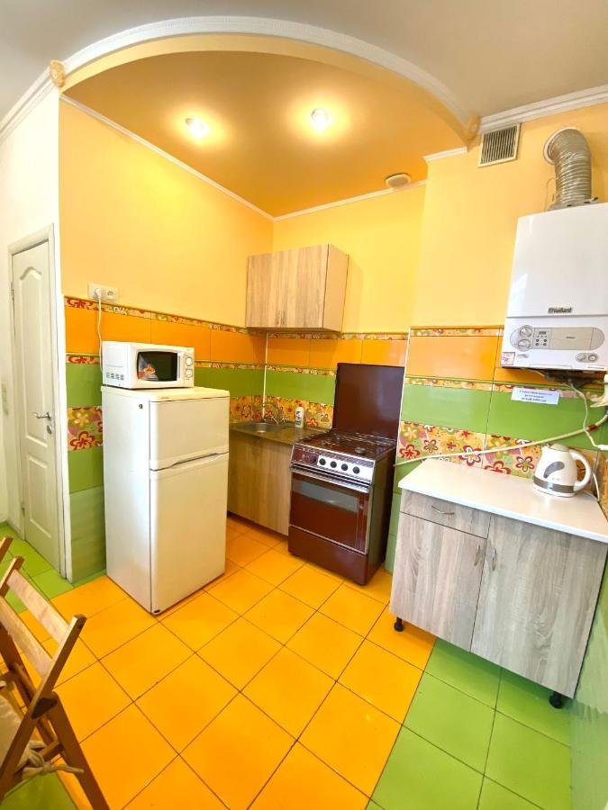 Apartment on Zaliznychna street Lwów Zewnętrze zdjęcie