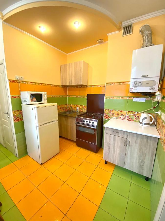 Apartment on Zaliznychna street Lwów Zewnętrze zdjęcie