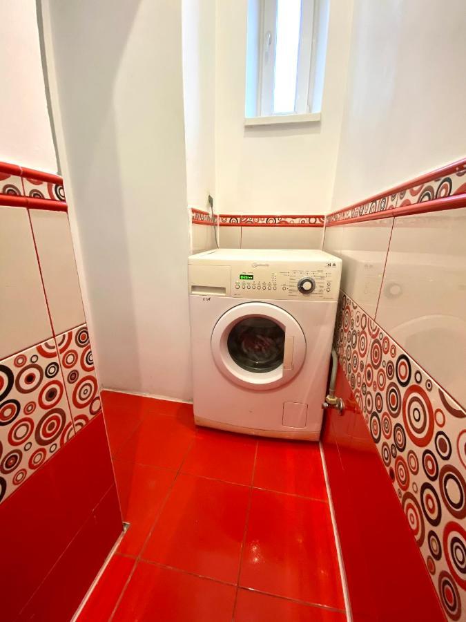 Apartment on Zaliznychna street Lwów Zewnętrze zdjęcie