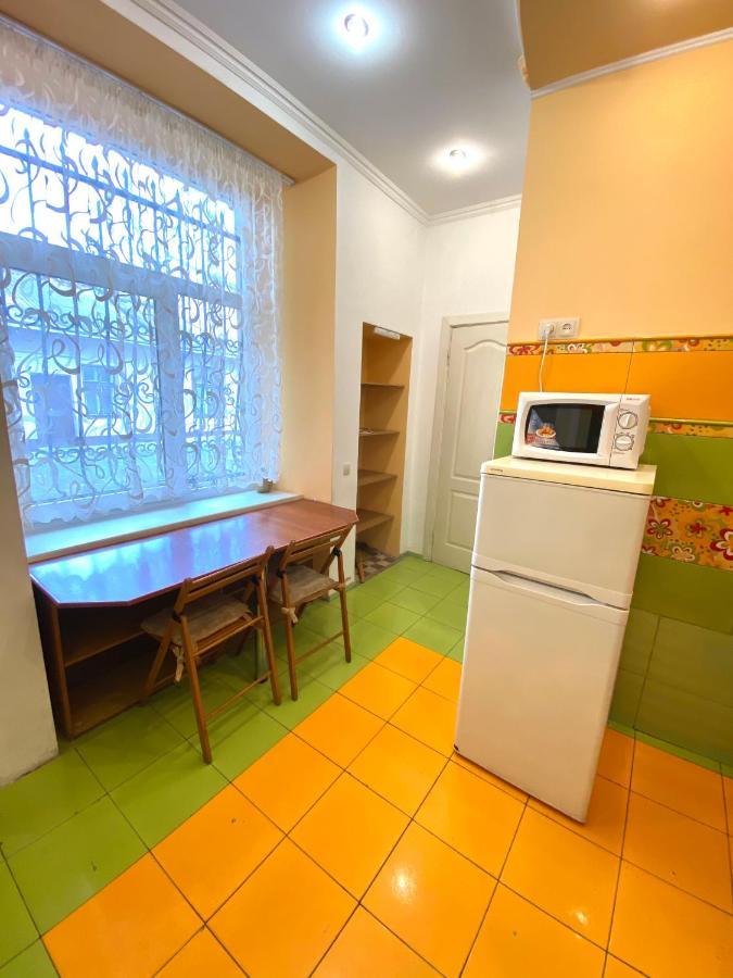 Apartment on Zaliznychna street Lwów Zewnętrze zdjęcie