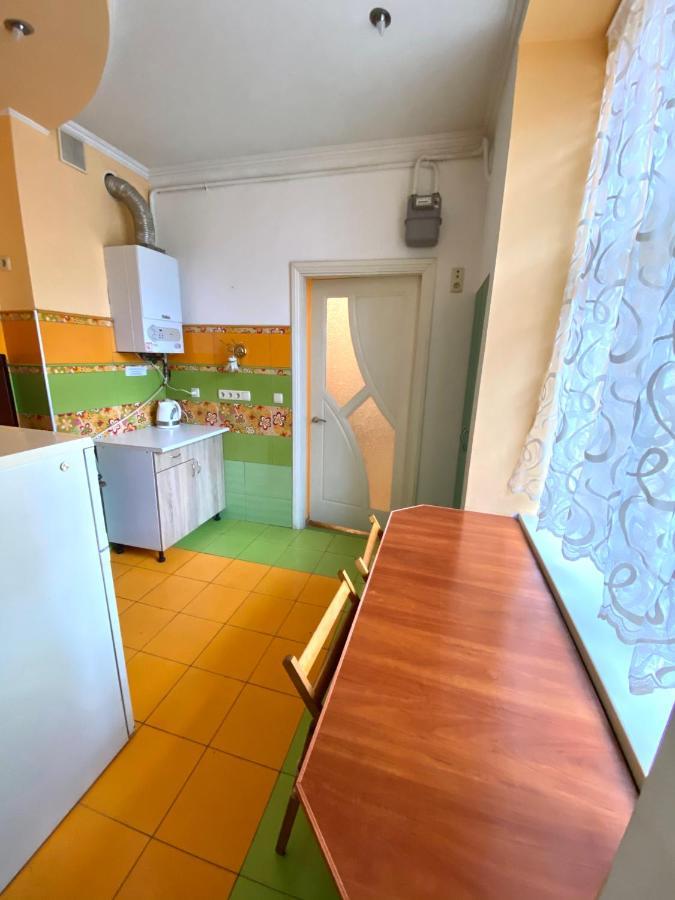 Apartment on Zaliznychna street Lwów Zewnętrze zdjęcie
