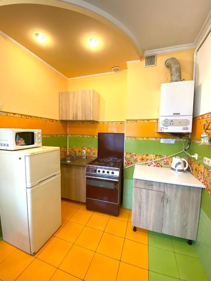 Apartment on Zaliznychna street Lwów Zewnętrze zdjęcie
