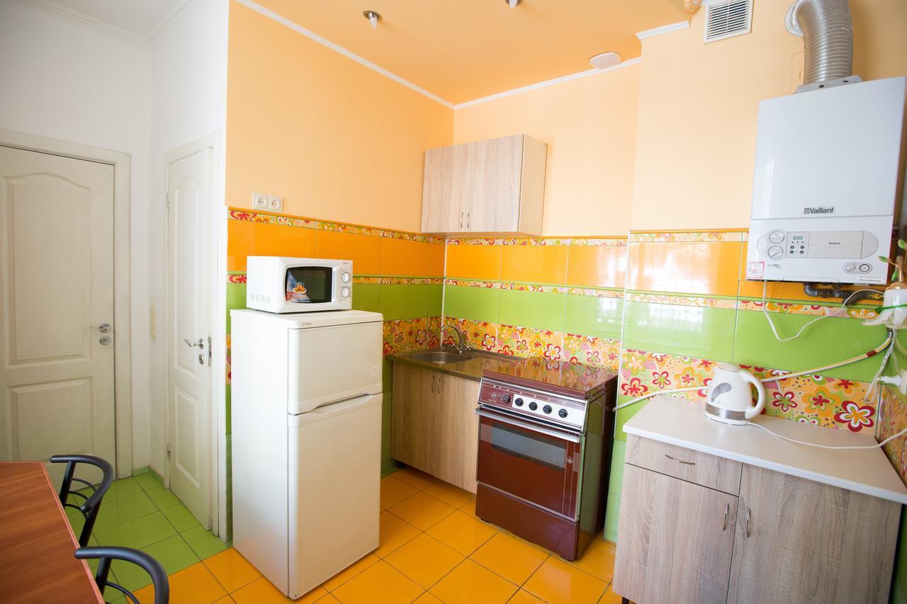 Apartment on Zaliznychna street Lwów Zewnętrze zdjęcie