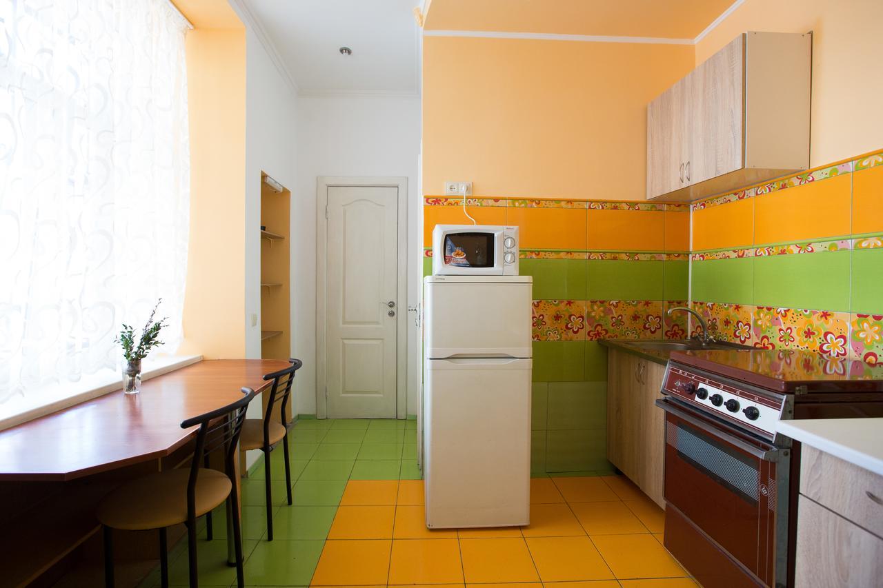 Apartment on Zaliznychna street Lwów Zewnętrze zdjęcie